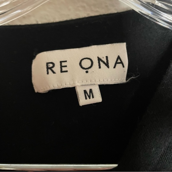 Re Ona Signature Short Sleeves T-Shirt in Black Women's Sz M Slightly Cropped - Picture 4 of 8